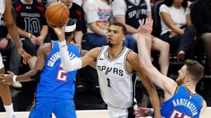 درخشش ومبانیاما و تساوی سن آنتونیو اسپرز در پلی‌آف NBA