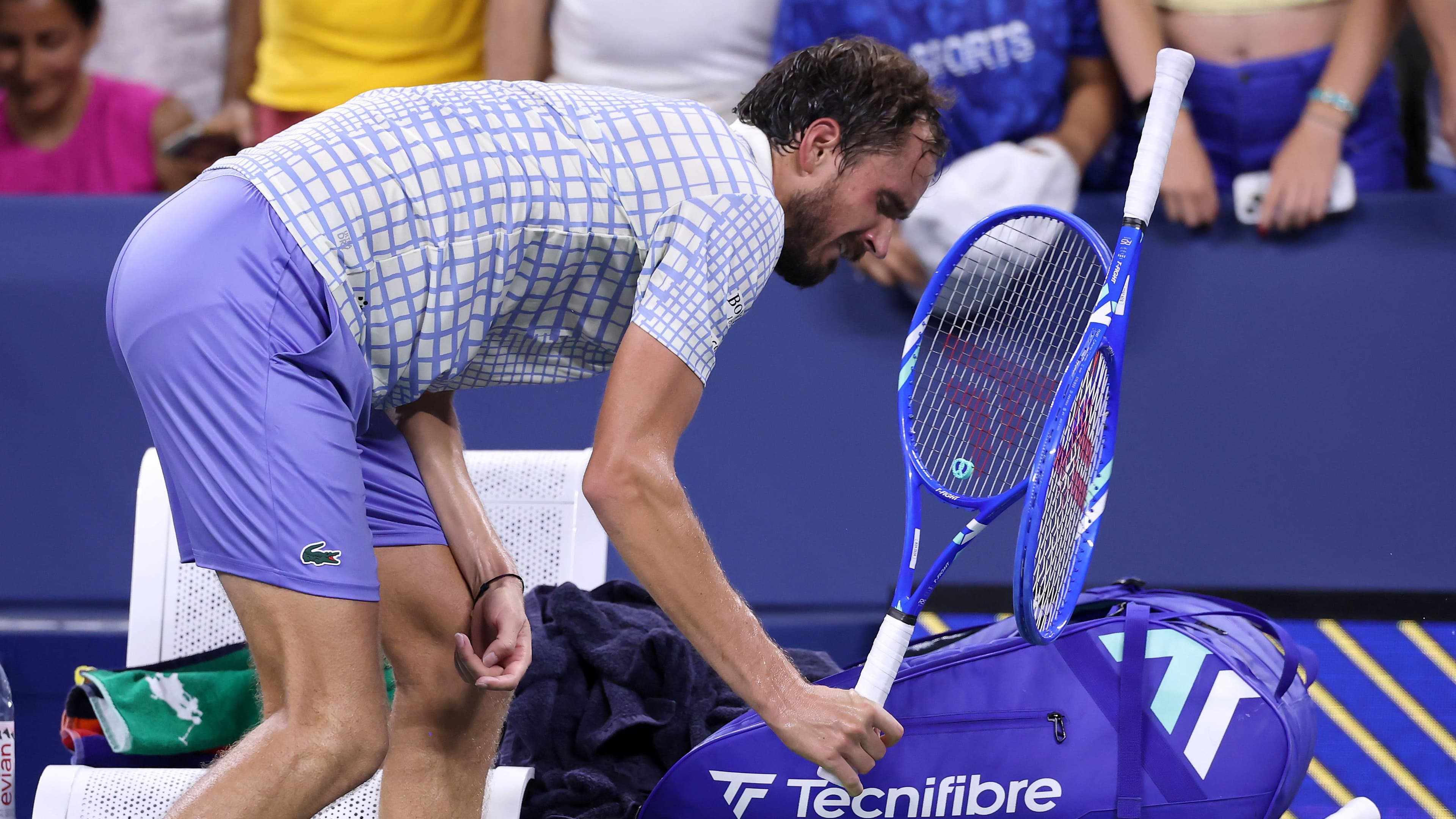 حذف مدودف از_US Open_ پس از حادثه عجیب حضور عکاس در زمین