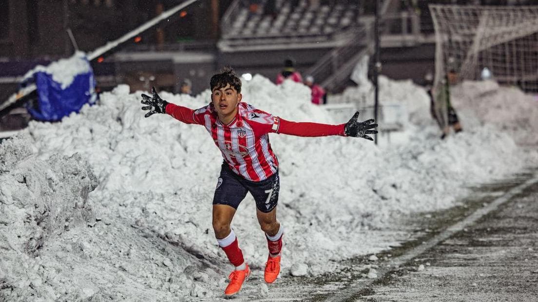 درخشش «Icicle Kick» در فینال برفی لیگ برتر فوتبال کانادا
